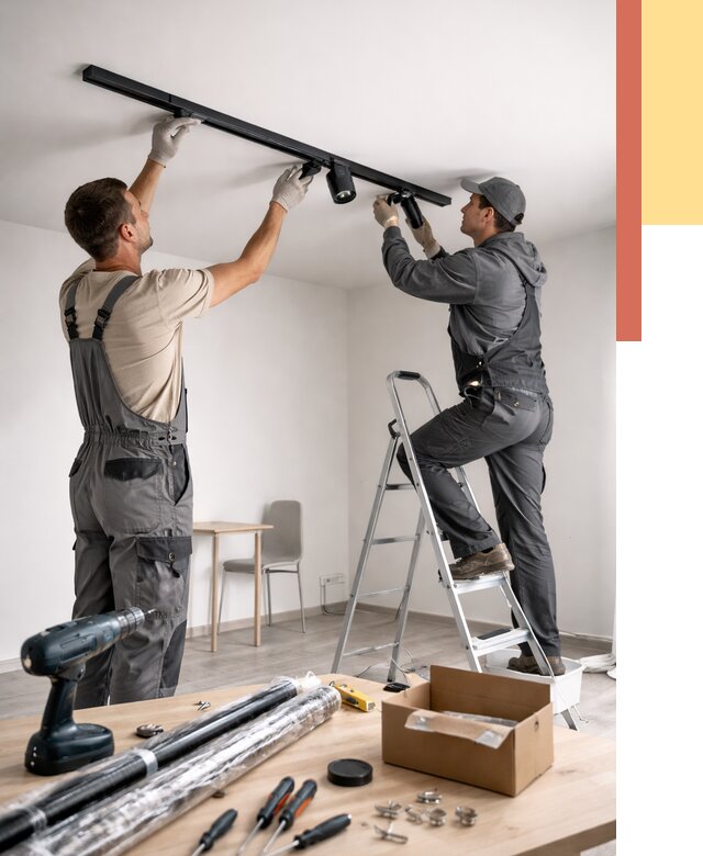 Установка трековых светильников в натяжной потолок в Батайске от 4251 руб. | ОТДЕЛОЧНИК-Бтс